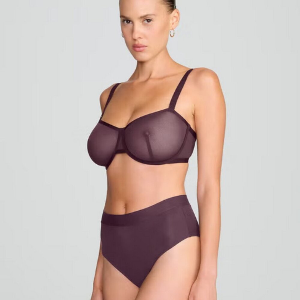 CUUP BRA NWT, 32F IN COSMOS